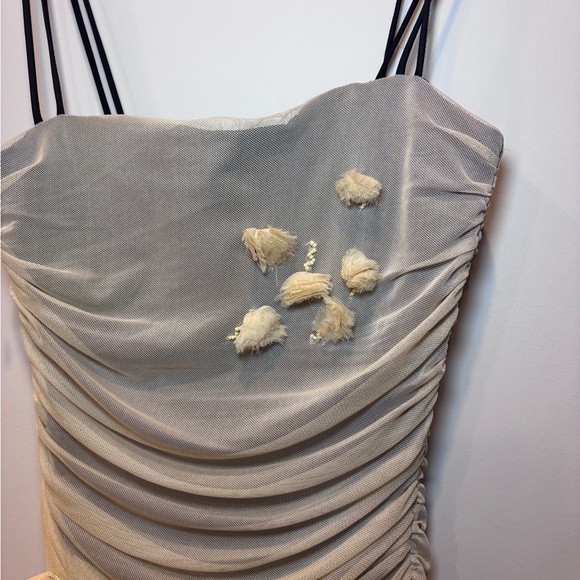 *Zara 3D Floral Tulle Cream Ruched Dress size XS NWT - Picture 3 of 7